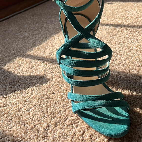 Strappy heels - Picture 4 of 4